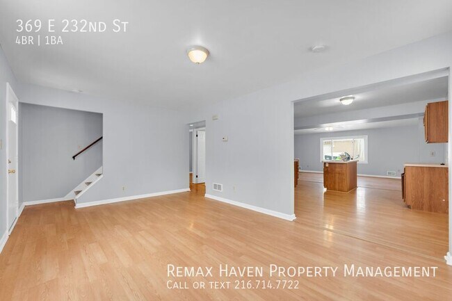 Building Photo - 369 E 232nd St