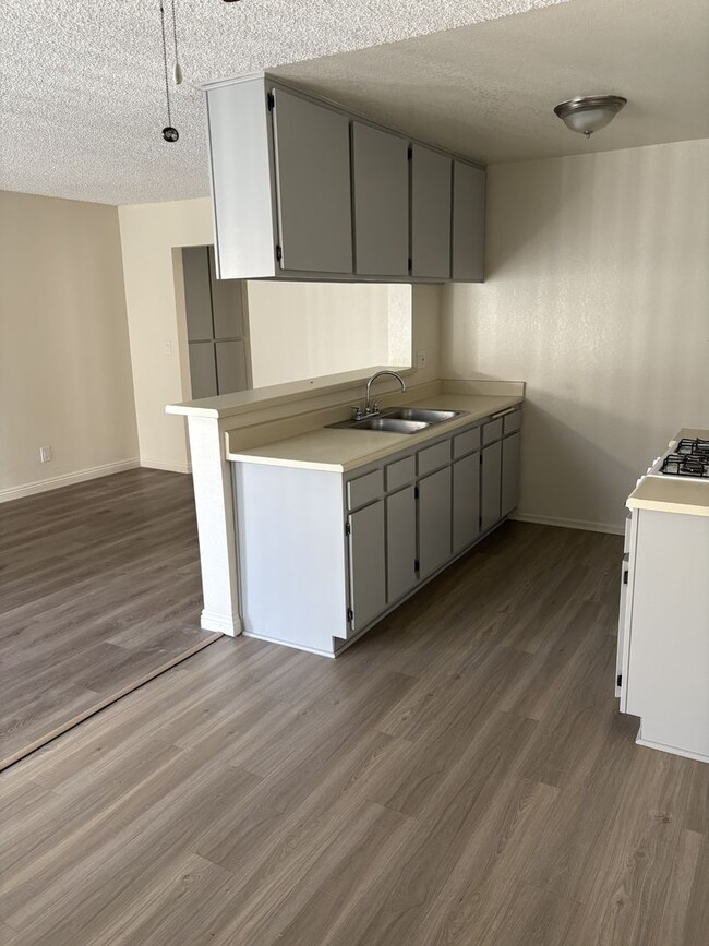 Interior Photo - 6810 Foothill Blvd