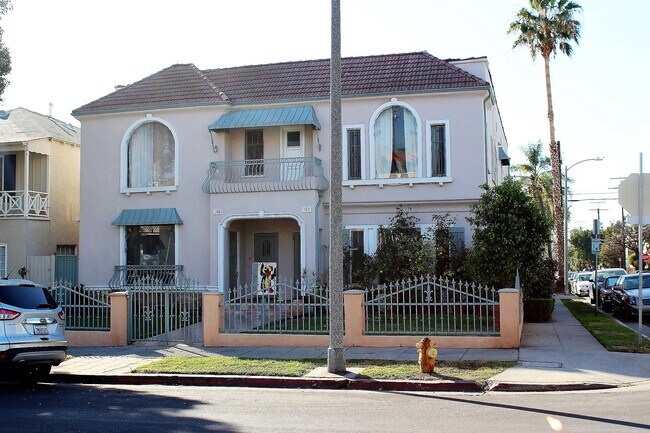 Foto del edificio - 757 N Hayworth Ave