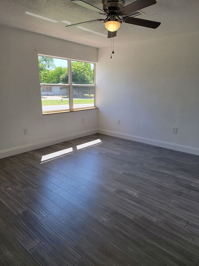 Foto del edificio - Gorgeous 3/2 in Beverly Hills