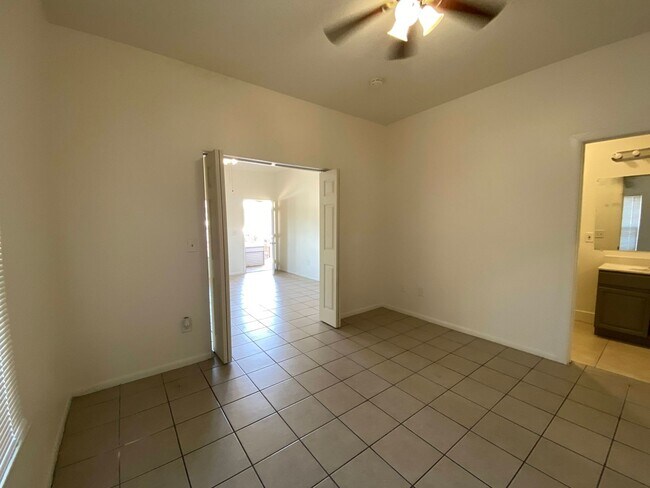 Foto del edificio - 733-735 N Sutter St