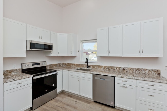 Building Photo - 428 Rockaway Ave