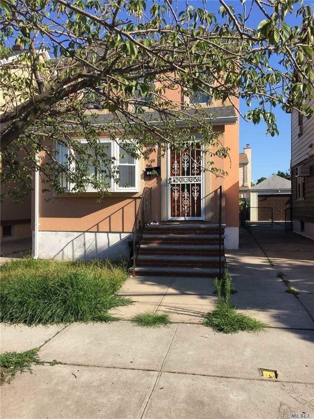 Primary Photo - 164-46 81st Ave