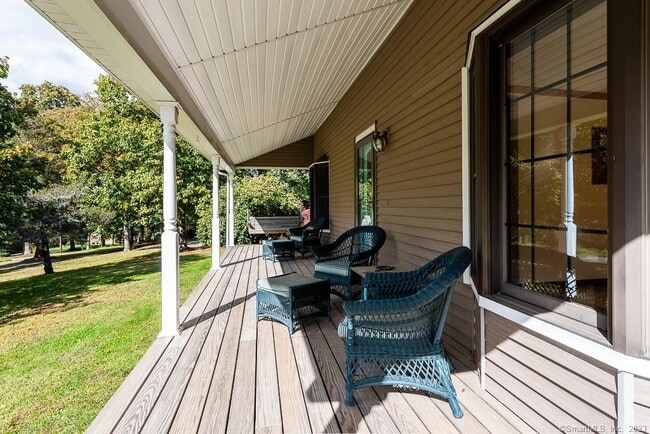 Building Photo - 131 Hemlock Dr