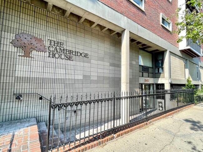 Foto del edificio - 1643 Cambridge St
