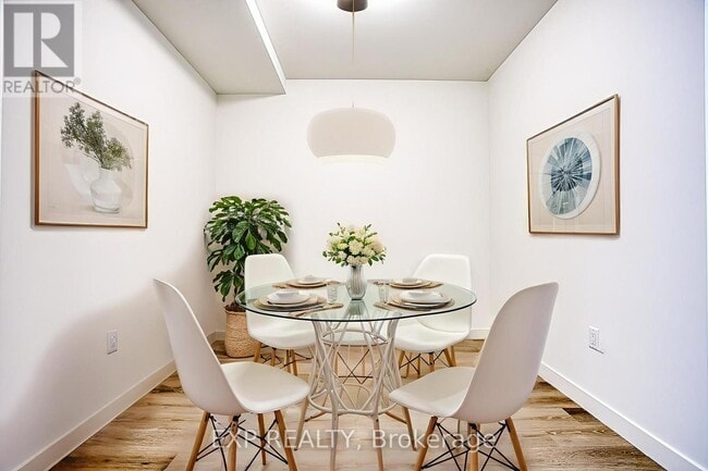 Building Photo - 461 Green Rd