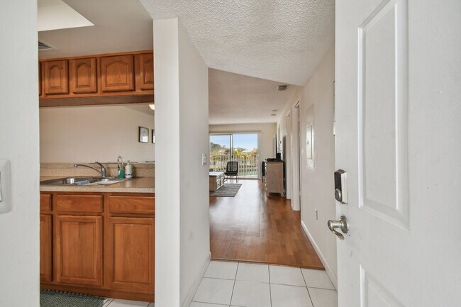 Building Photo - 610 Island Way