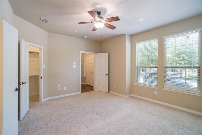 Foto del edificio - 3940 Asbury Ln