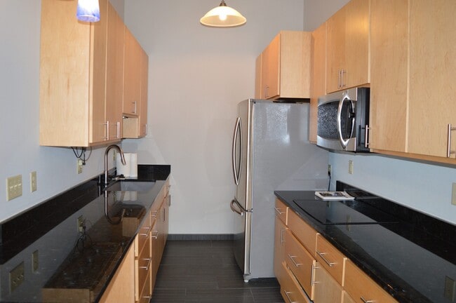 Building Photo - 6245 Charing Cross Ln