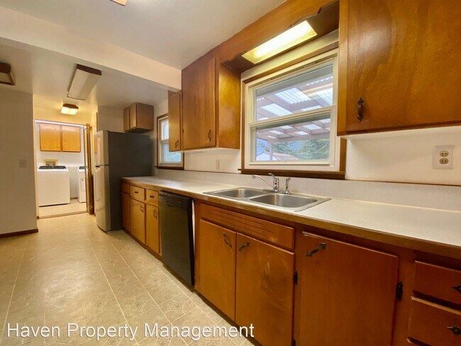 Foto del edificio - 3 br, 1.5 bath House - 20435 14th Ave S