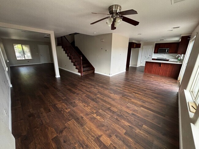 Building Photo - Newly Built Madera 4/3