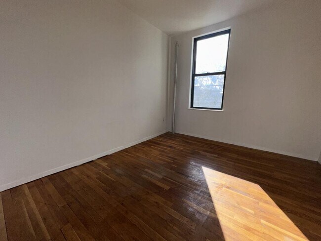 Foto del edificio - 312 Woodworth Ave