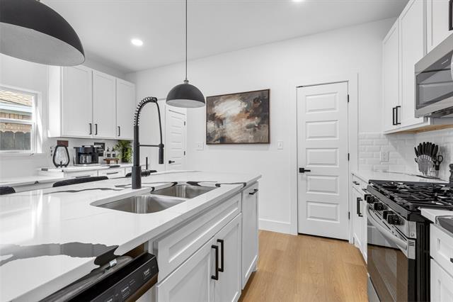 Building Photo - 1509 Barry Ave