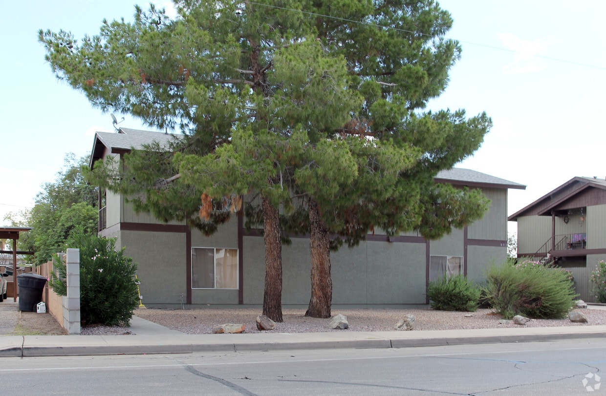 Building Photo - 851 S Horne
