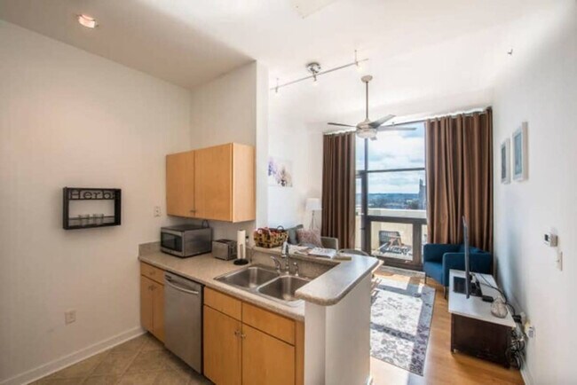 Building Photo - 715 N Church St