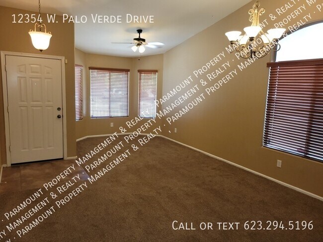 Foto del edificio - 4 bed/2.5 bath ready for immediate move in!