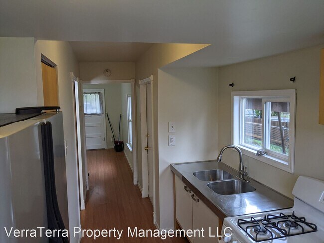 Foto del edificio - 1 br, 1 bath House - 725 N 101st St