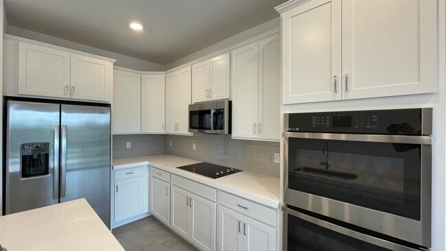 Building Photo - 209 Preserve Trl S