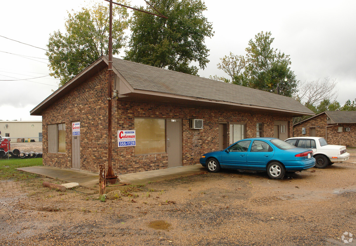 Building Photo - 602 Old Hwy 49