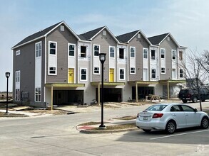 Building Photo - 1830 Bernardy Dr
