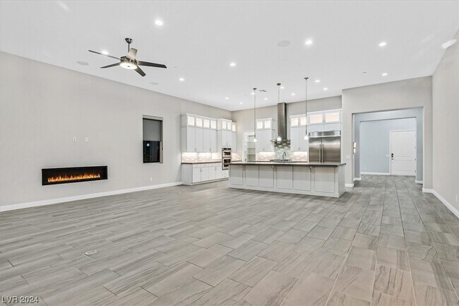 Building Photo - 23 Costa Di Lago