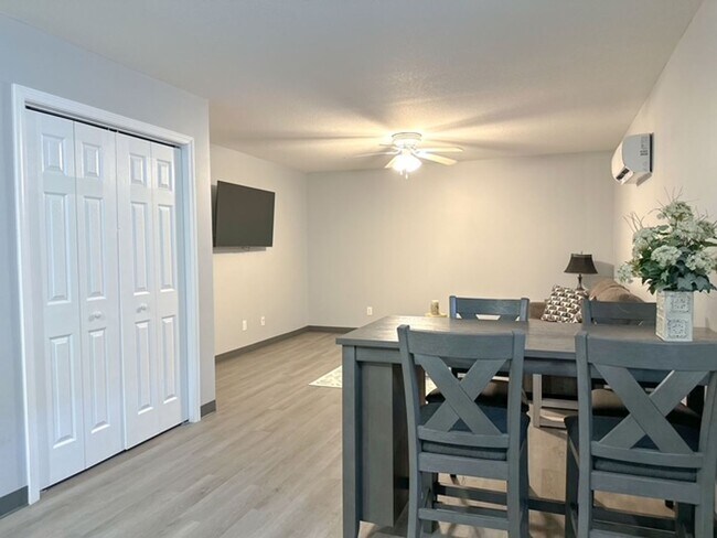 Foto del edificio - Modern 1-bedroom retreat / Walk to Downtown