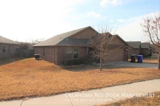 Building Photo - 816 Accipiter St