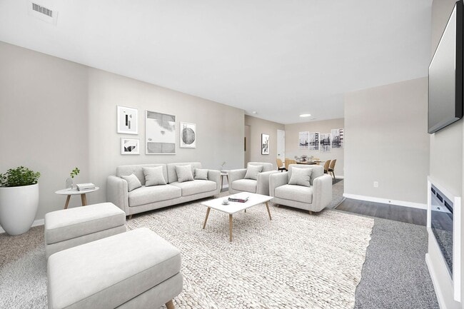 Interior Photo - Gleneagle