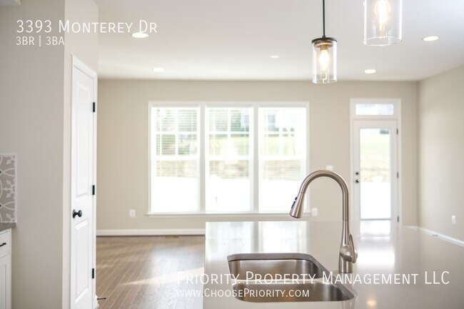 Foto del edificio - 3393 Monterey Dr