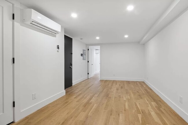 Foto del edificio - 203 Cornelia St