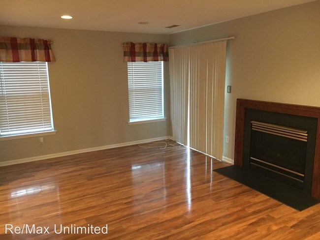 Building Photo - 3 br, 2.5 bath House - 39 Alexandra Court