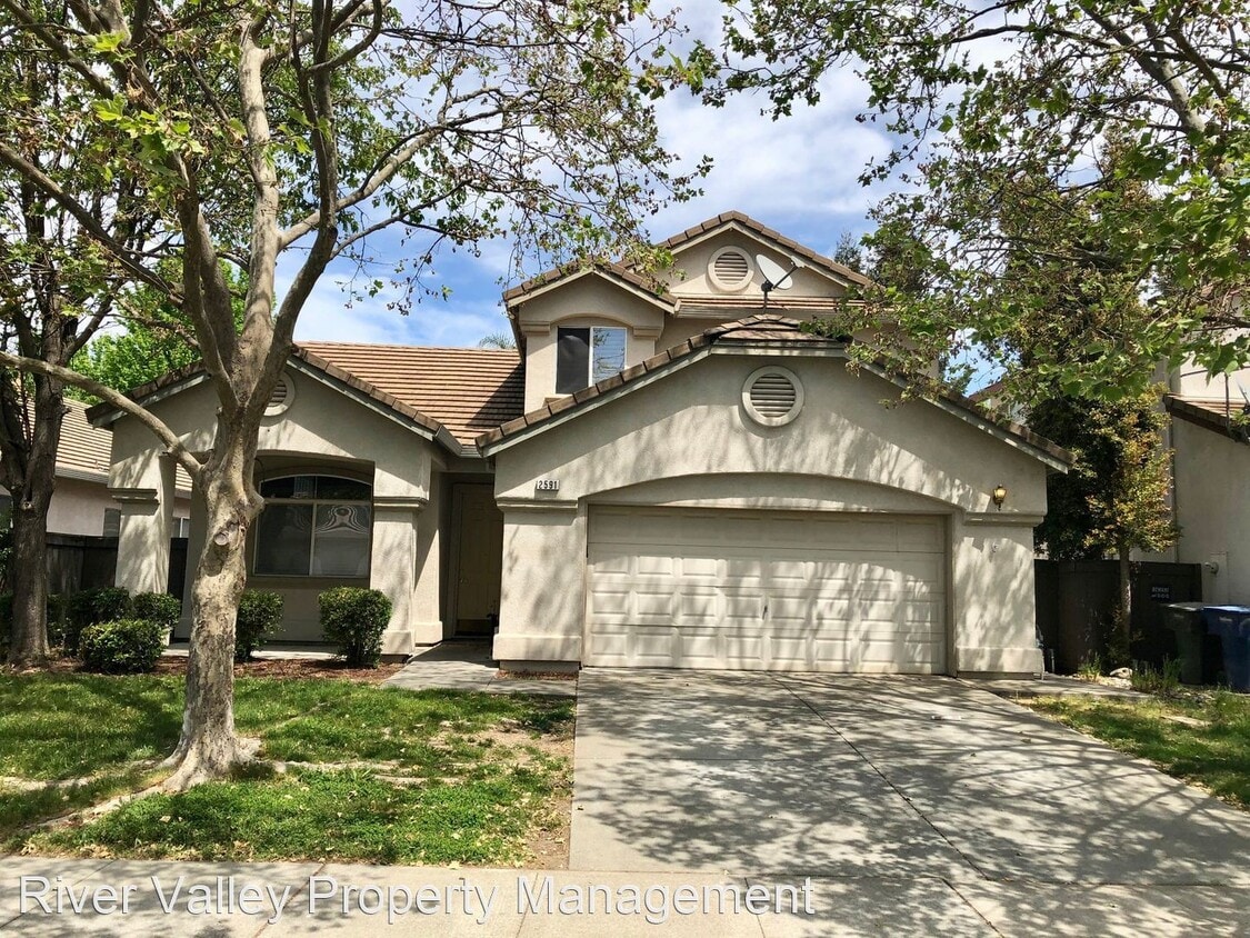 Foto principal - 4 br, 2.5 bath House - 2591 Maybrook Drive