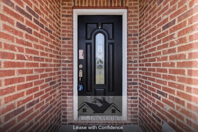 Building Photo - 925 Dawson Creek Way