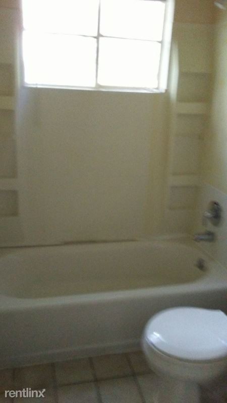Building Photo - 2 br, 1 bath House - 1504 SW 37th St.