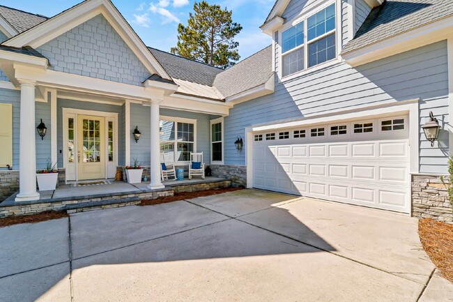 Building Photo - Spectacular 4 Bedroom/3.5 Bath Home in Ham...