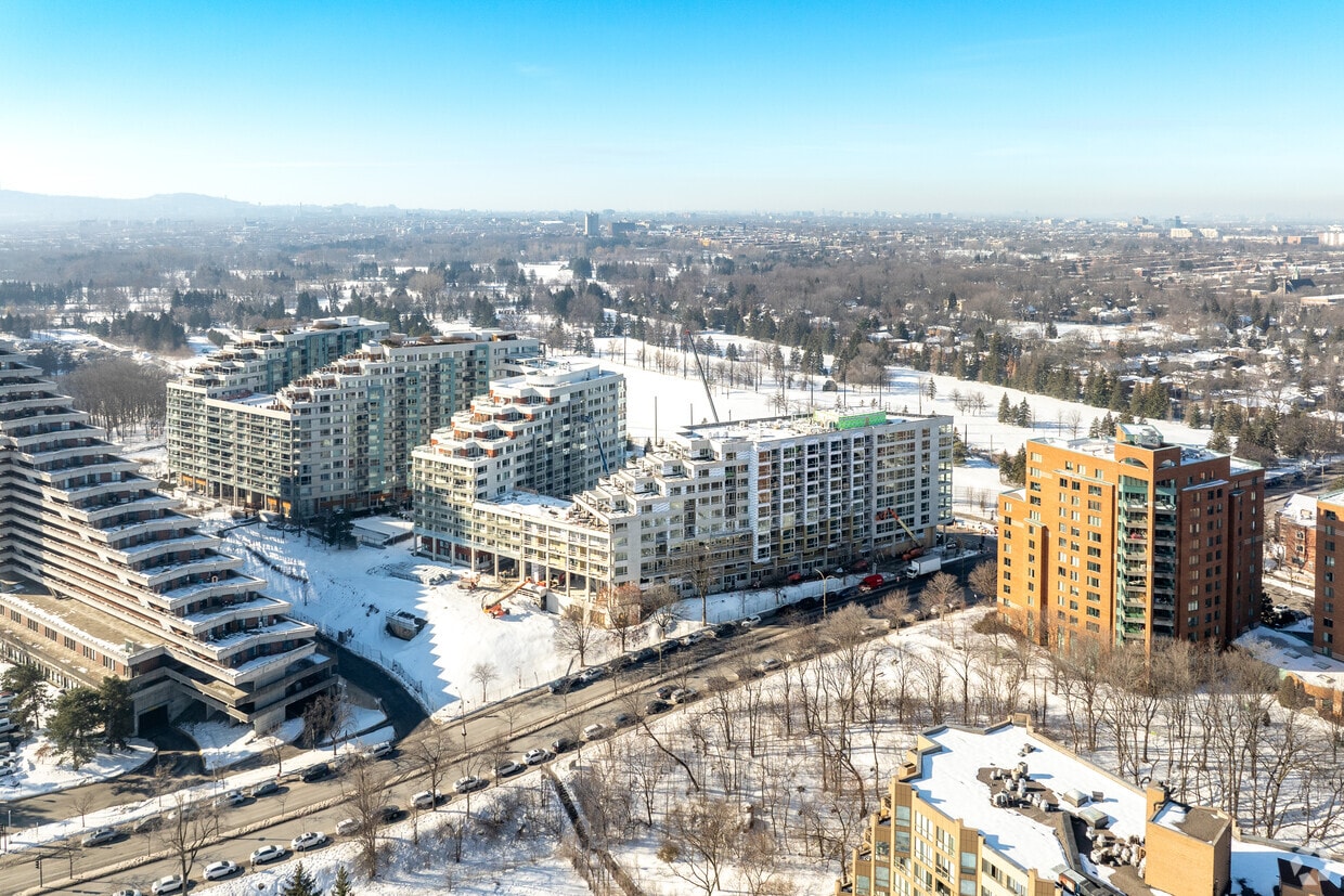 Aerial Photo - 5050 Boul De L'assomption