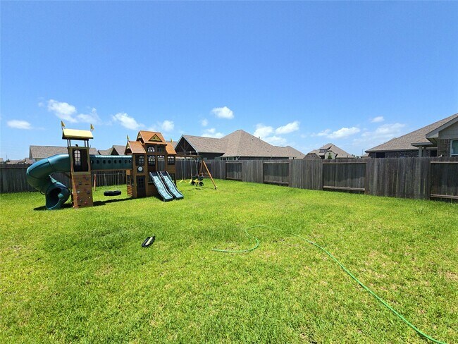 Building Photo - 14114 Little River Dr