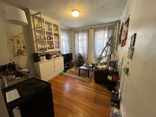 Building Photo - 80 Fenway St