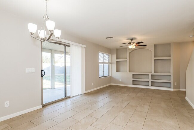 Building Photo - 11704 W Mauna Loa Ln