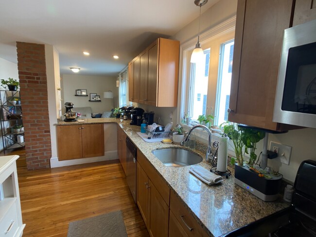 Building Photo - 78 Ten Hills Rd