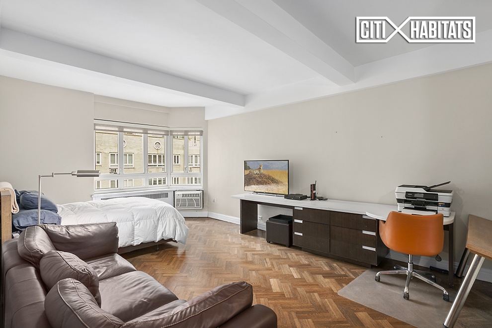 Primary Photo - 333 W 57th St