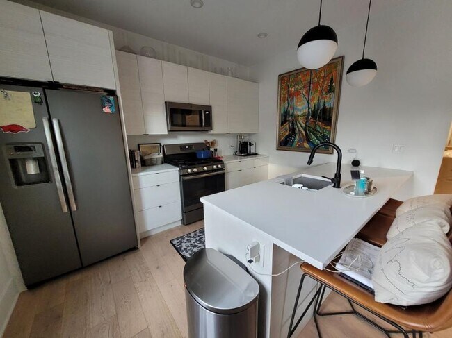 Foto del edificio - 2 bedroom in Chicago IL 60640