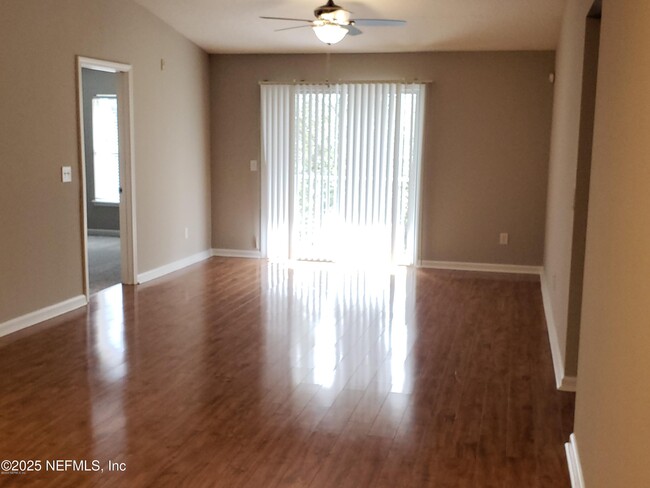 Foto del edificio - 8204 White Falls Blvd