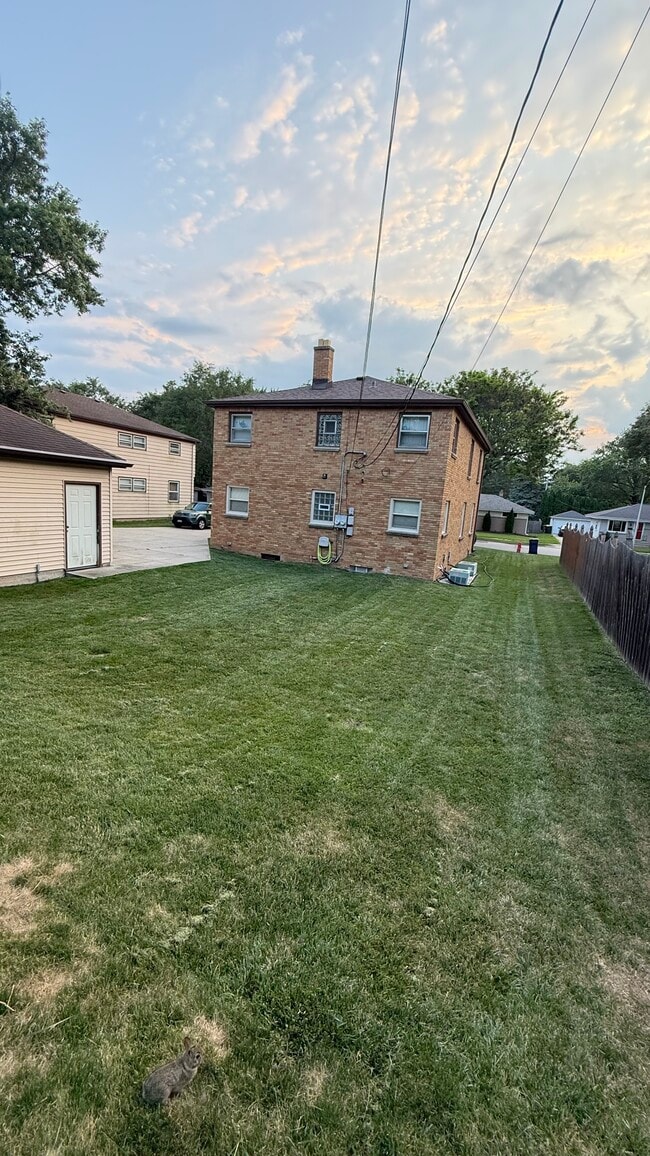 Building Photo - 2534 S 96th St