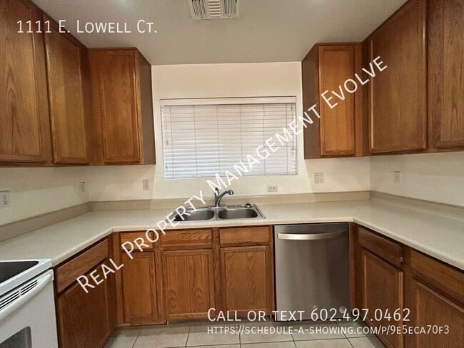 Building Photo - Check this out!