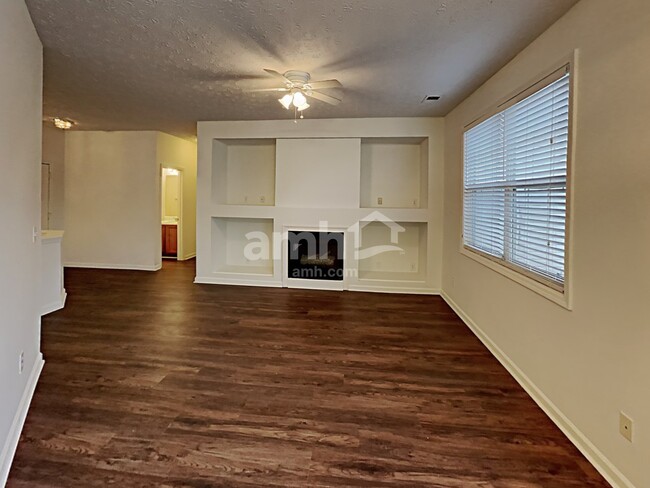Building Photo - 653 Bedford Court