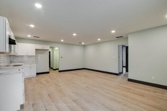 Foto del edificio - 1669 Baine Ave