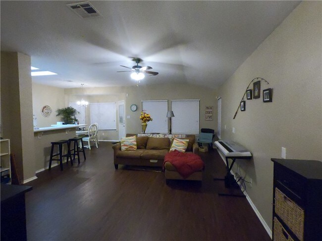 Foto del edificio - 17601 Van Horn Ct