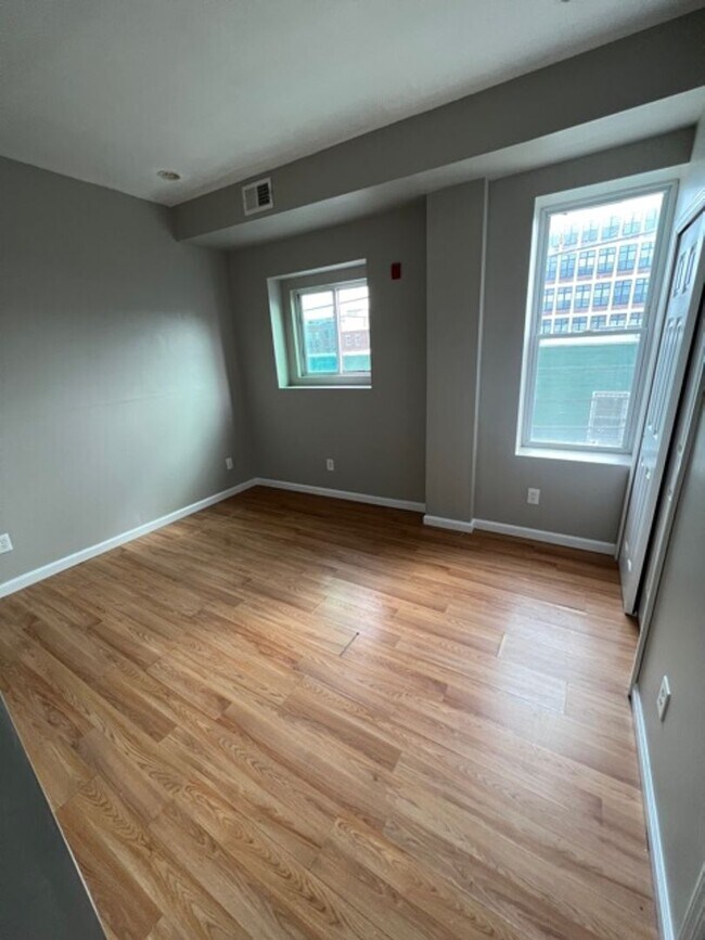 Foto del edificio - 2113 E Huntingdon St