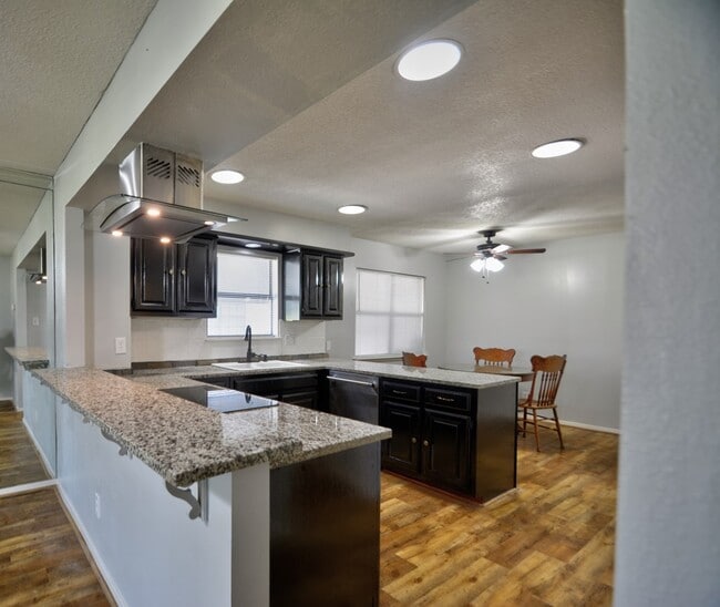 Building Photo - 701 Oakland Hills Ln